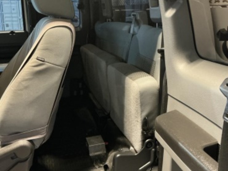 2015-ford-f350-image-28