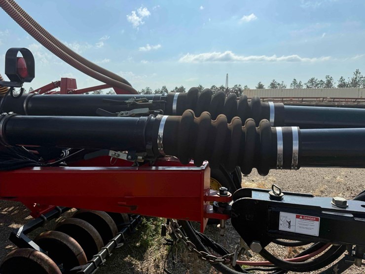 2006-bourgault-8710-air-seeder-image-44