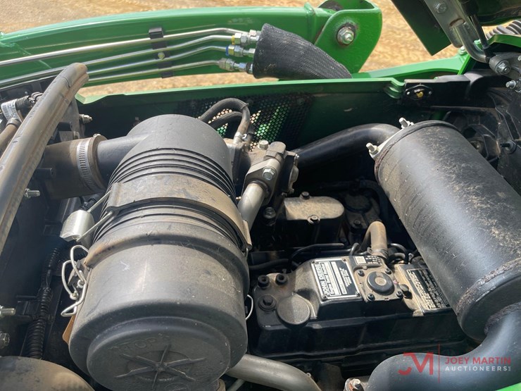 john-deere-3025e-utility-tractor-image-21