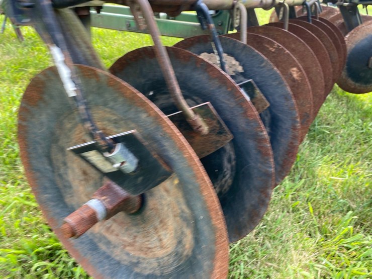 john-deere-230-image-21