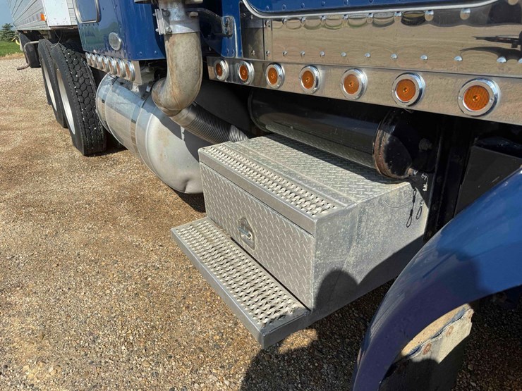 2006-peterbilt-378-image-12