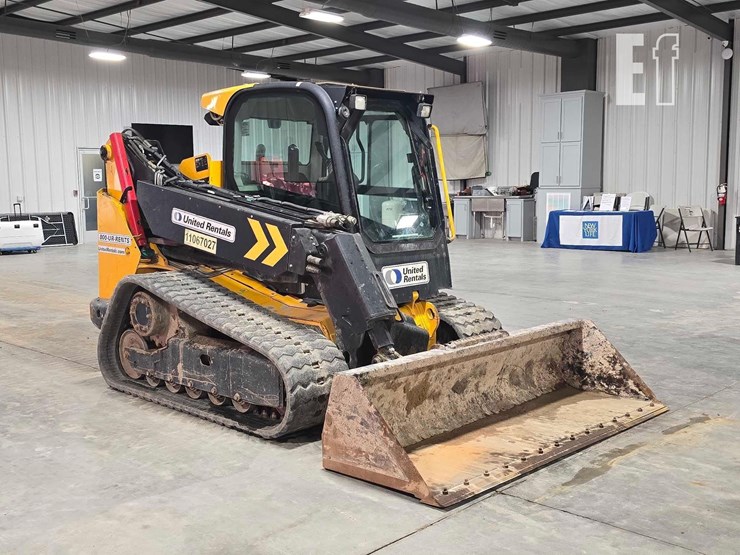 2020-jcb-3ts-8t-image-2