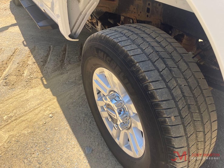 2017-ford-f-250-xlt-super-duty-pickup-truck-image-12