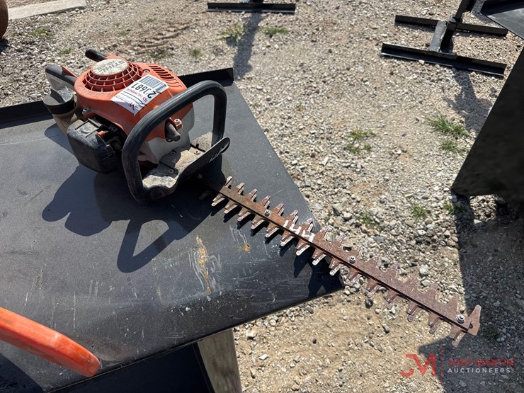 stihl-hs-45-gas-powered-hedge-trimmer-image-1