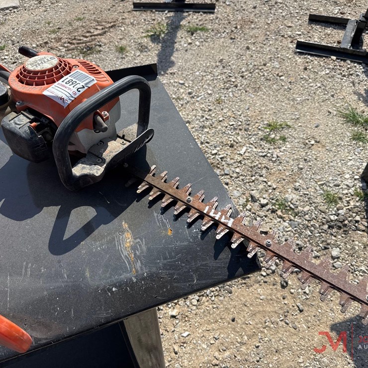 STIHL HS 45 GAS POWERED HEDGE TRIMMER