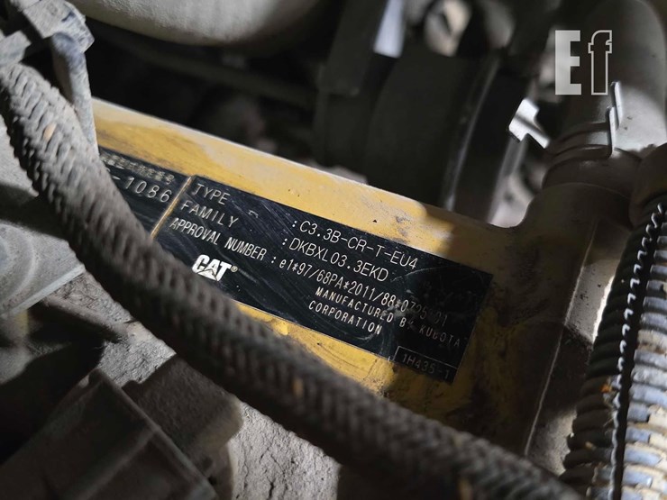 2015-caterpillar-259d-image-27