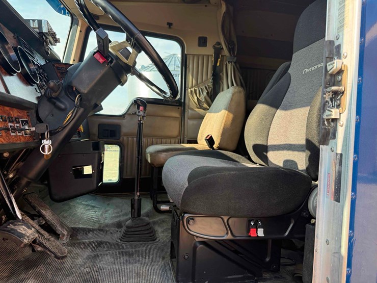 2000-kenworth-semi-image-28