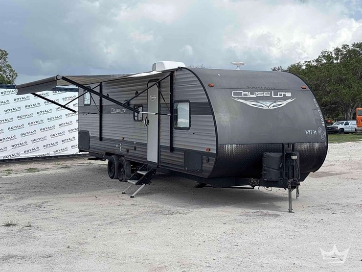 2019-forest-river-t/a-travel-trailer-image-1