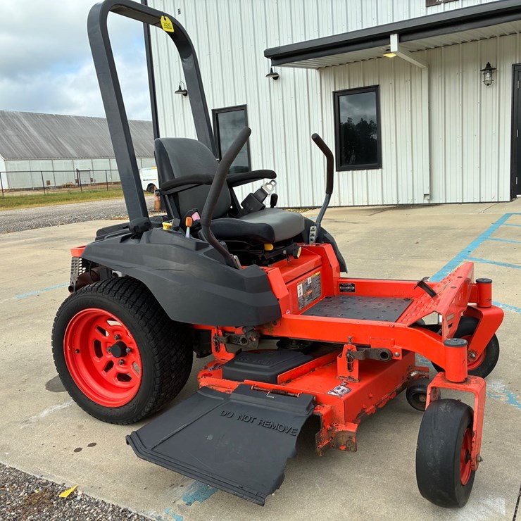#20240 • Kubota ZG123S zero turn