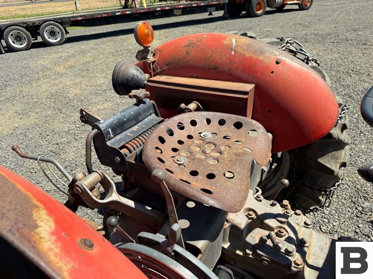 1975-massey-ferguson-235-image-28