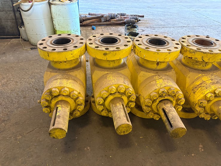 (3x$)-7-1/16”-10k-frac-valves,-field-ready-image-3