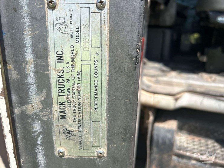 1994-mack-dm690s-image-5