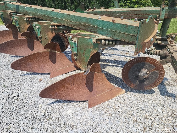 oliver-545-in-furrow--4-bottom-moldboard-plow-w/coulters-image-10