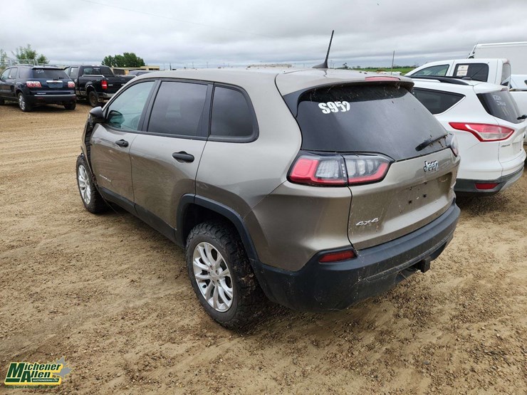 2021-jeep-cherokee-image-3