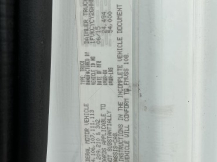 2016-freightliner-m2-106-image-36