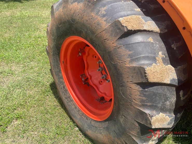 kubota-la1353-image-12
