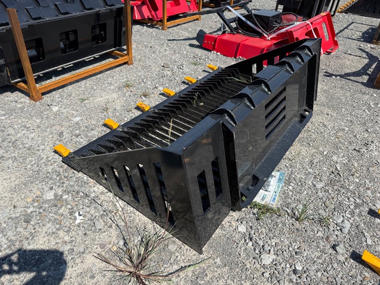 #2016-•-unused-future-fb66-skid-steer-rock-bucket-cdyscd205155-inv#48861-image-2