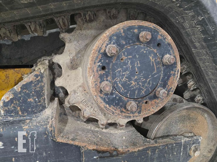 2020-jcb-3ts-8t-image-23