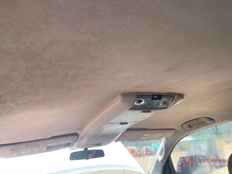 2010-toyota-tundra-sr5-image-28