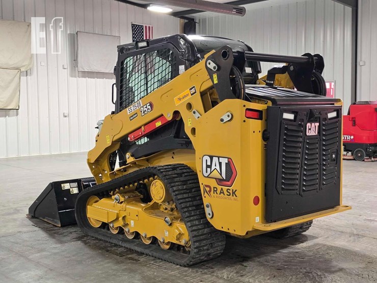 2025-caterpillar-255-image-4