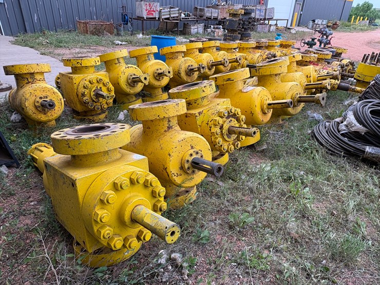 (11x$)-7-1/16”-10k-frac-valves-image-3