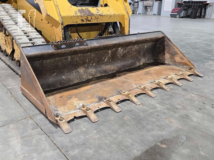 2022-caterpillar-259d3-image-10
