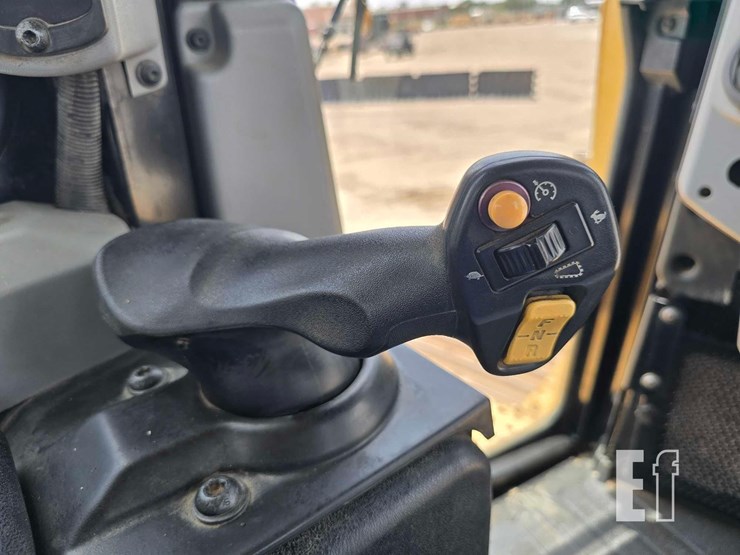 2018-caterpillar-d6t-lgp-image-17