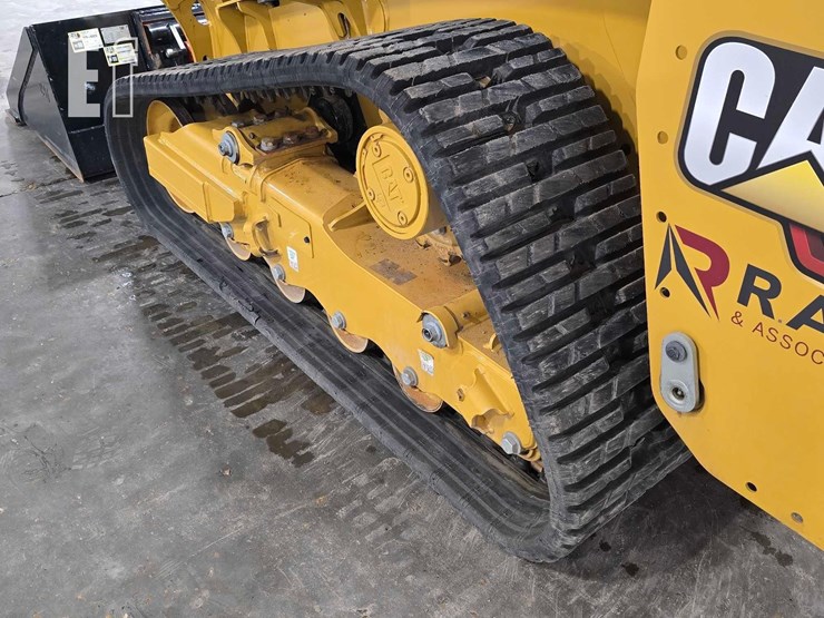 2025-caterpillar-255-image-30