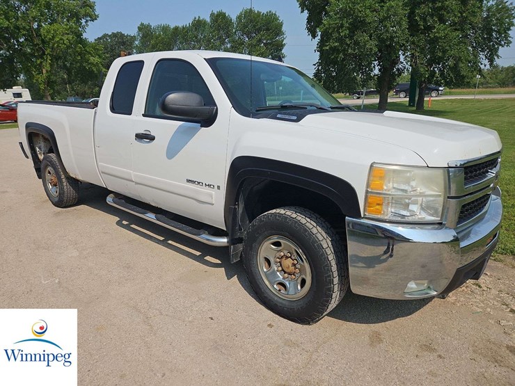 2008-chevrolet-silverado-2500hd-image-2