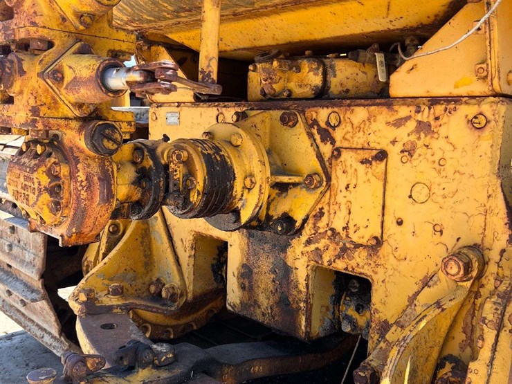 caterpillar-d6-image-27
