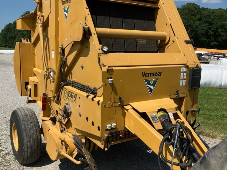 vermeer-664m-round-baler-image-3