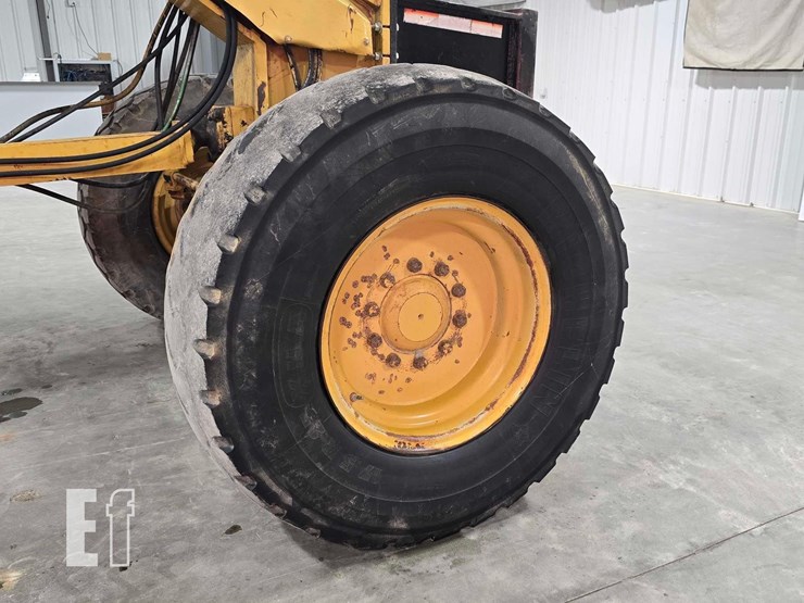 2004-caterpillar-140h-image-29