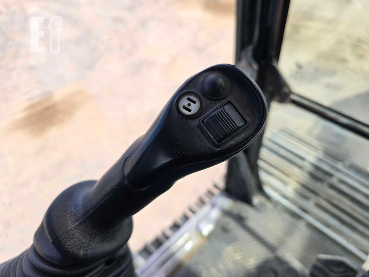 2020-caterpillar-336-image-17