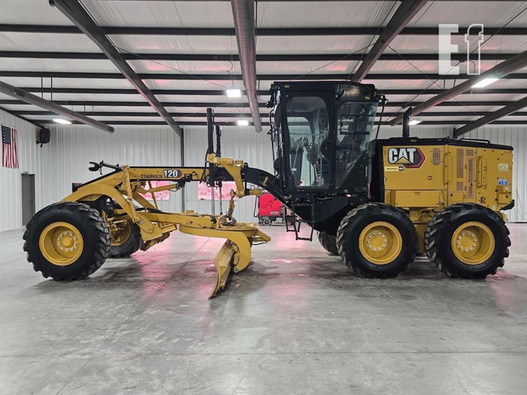 2021-caterpillar-120-image-5