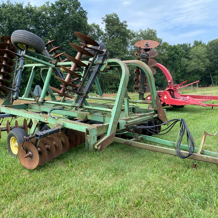 JOHN DEERE 230