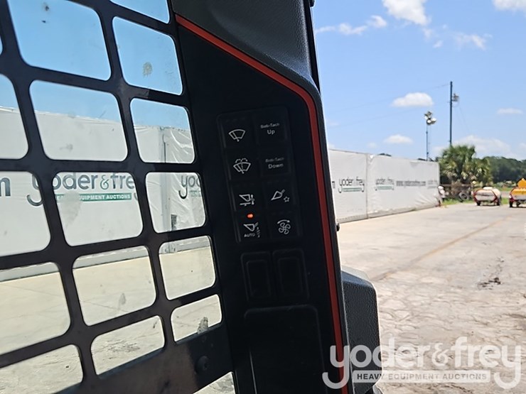 bobcat-t76-image-30
