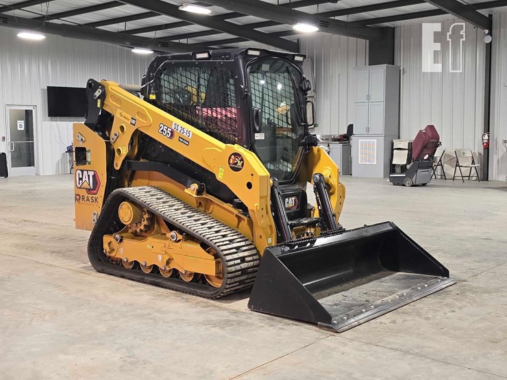 2025-caterpillar-255-image-2