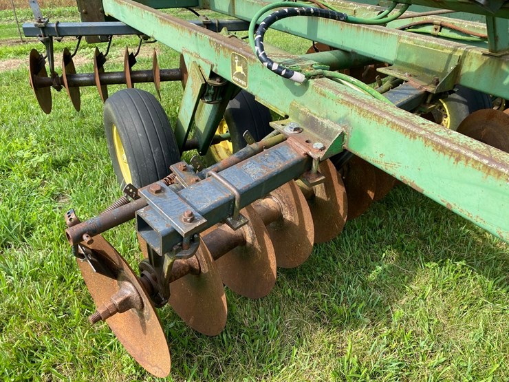 john-deere-230-image-36