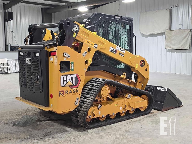 2025-caterpillar-255-image-3