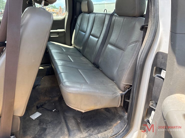 2010-chevrolet-2500-hd-service-truck-image-20