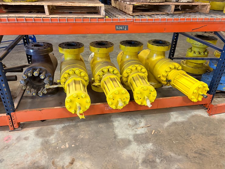 (5x$)-(4)-5-1/8”-10k-hydraulic-gate-valves-&-(1)-5-1/8”-5k-valve-body-image-3