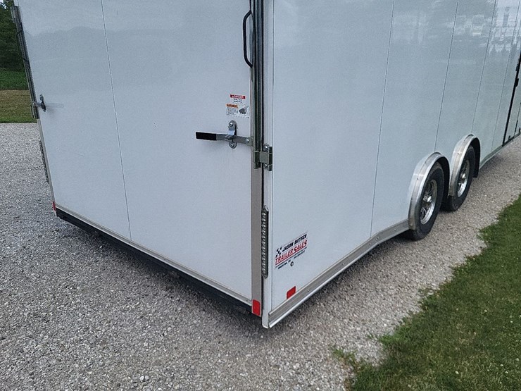 2022-united-enclosed-tandem-axle-bumper-trailer---nice-one-owner-image-40