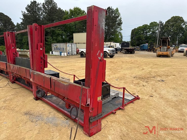 (1)-2007-leyman-fdc65rm-hydraulic-lift-gate-image-2