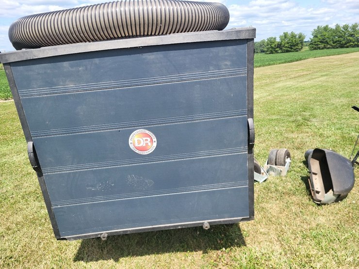 2018-dr-leaf--and-lawn-vacuum-w/chipper---nice-image-19