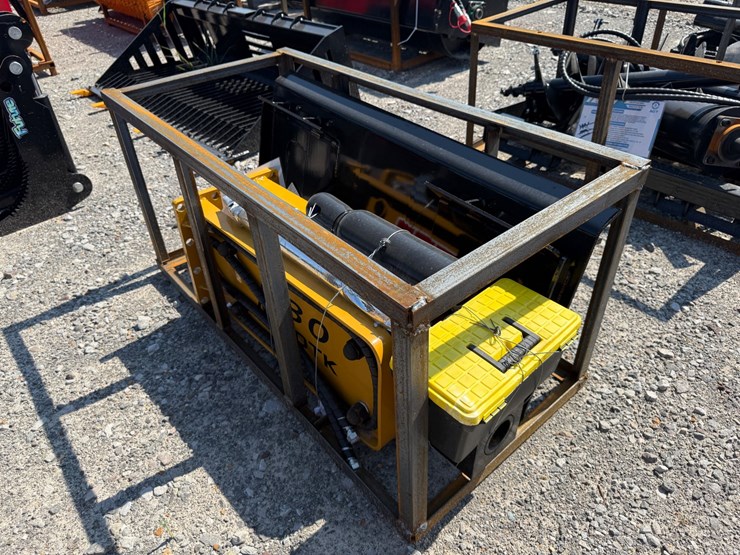 #2024-•-unused-agt-sshh680-skid-steer-hydraulic-hammer-sshh68026052301h-inv#51832-image-3