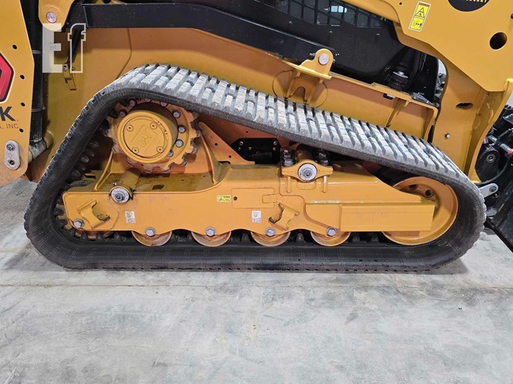 2025-caterpillar-255-image-32