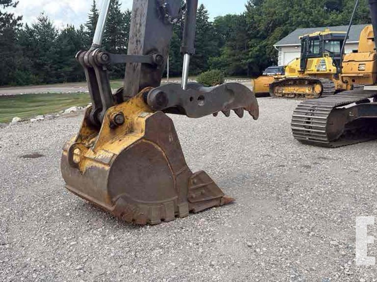 2013-deere-160g-lc-image-11