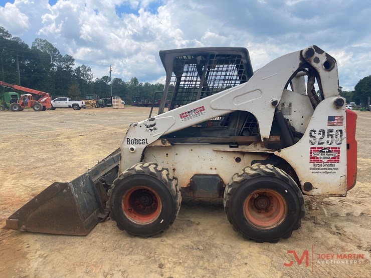 2002-bobcat-s250-skid-steer-loader-image-6