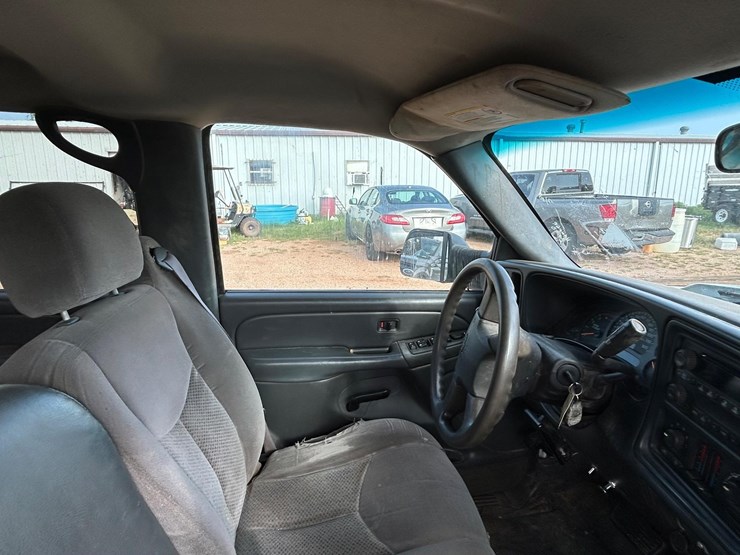 2005-chevrolet-2500-image-7