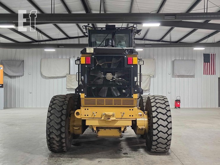 2010-caterpillar-120m-image-8